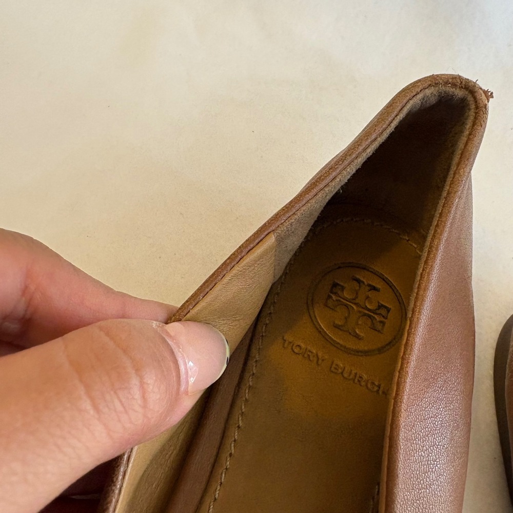 Tory Burch Reva Ballet Flats Tan Leather Gold Logo Medallion Size 7.5 - Picture 4 of 5